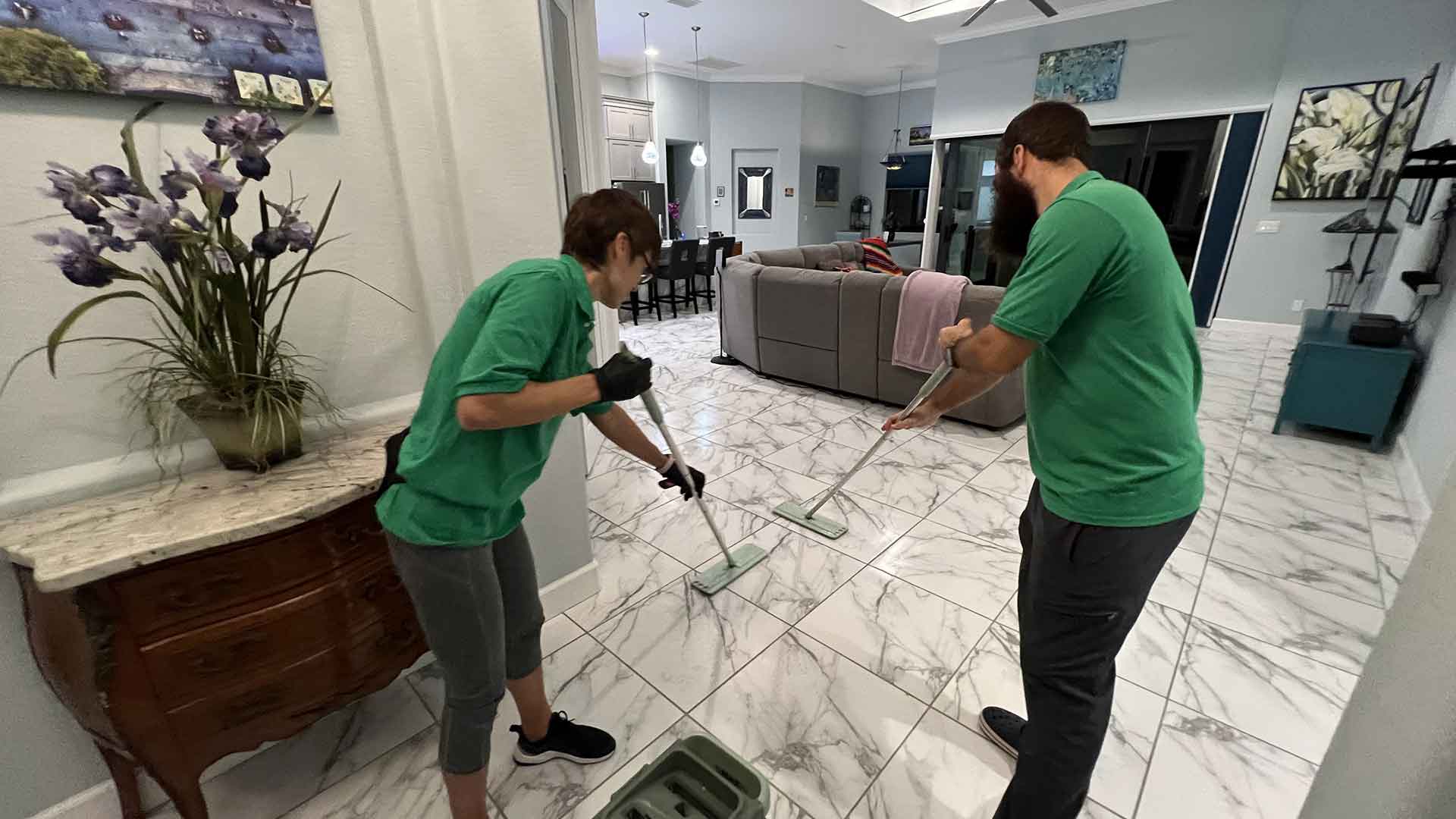 House deep cleaning - Jan 11 | Goldmillio cleaning service in Cape Coral | clean the floor