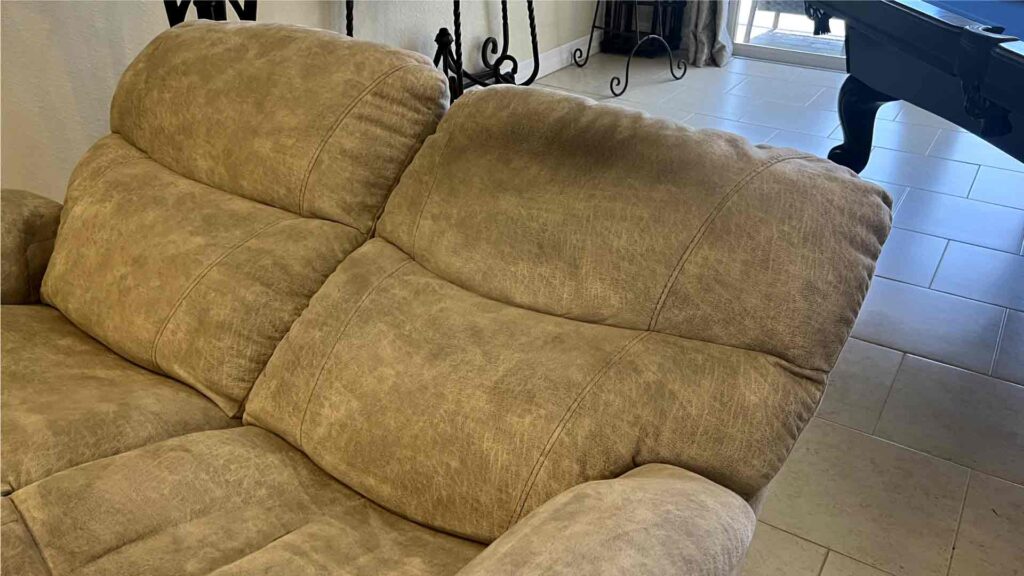 Upholstery cleaning in Cape Coral by Goldmillio - Mar 17