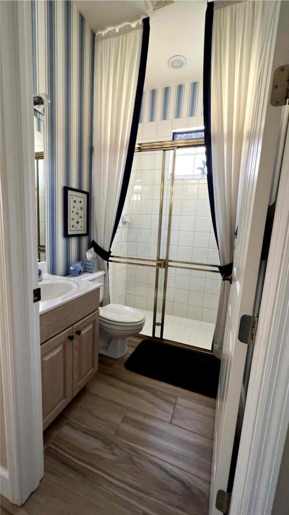 Bathroom - Regular cleaning in Cape Coral by Goldmillio - Apr 18