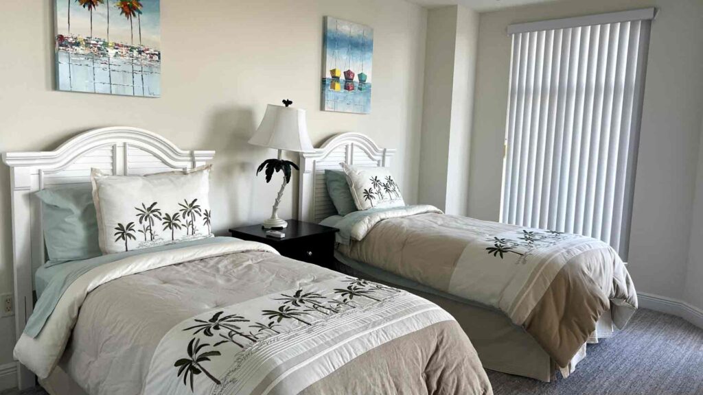 Bedroom - Deep condo cleaning in Cape Coral by Goldmillio - Apr 21 | https://www.google.com/maps/place/?cid=2863543821522134674