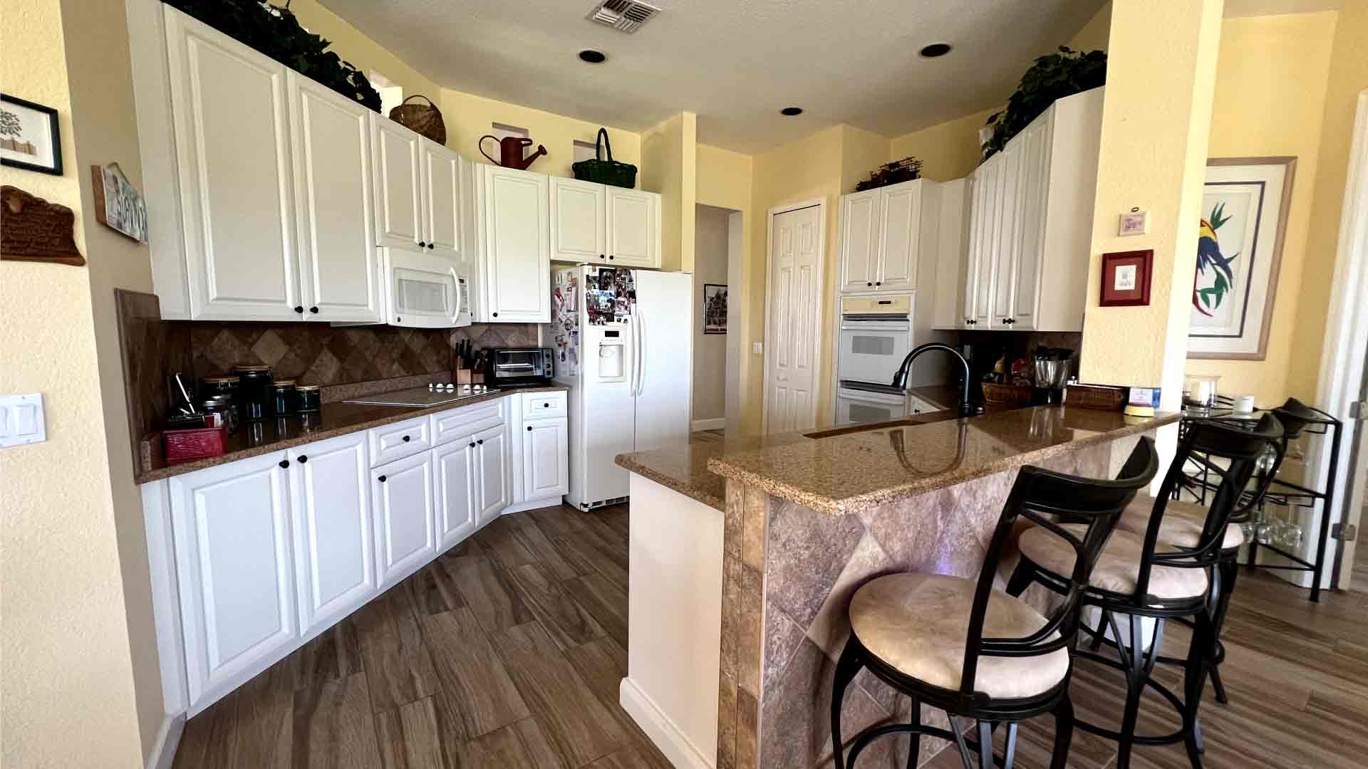 Kitchen - Regular cleaning in Cape Coral by Goldmillio - Apr 18