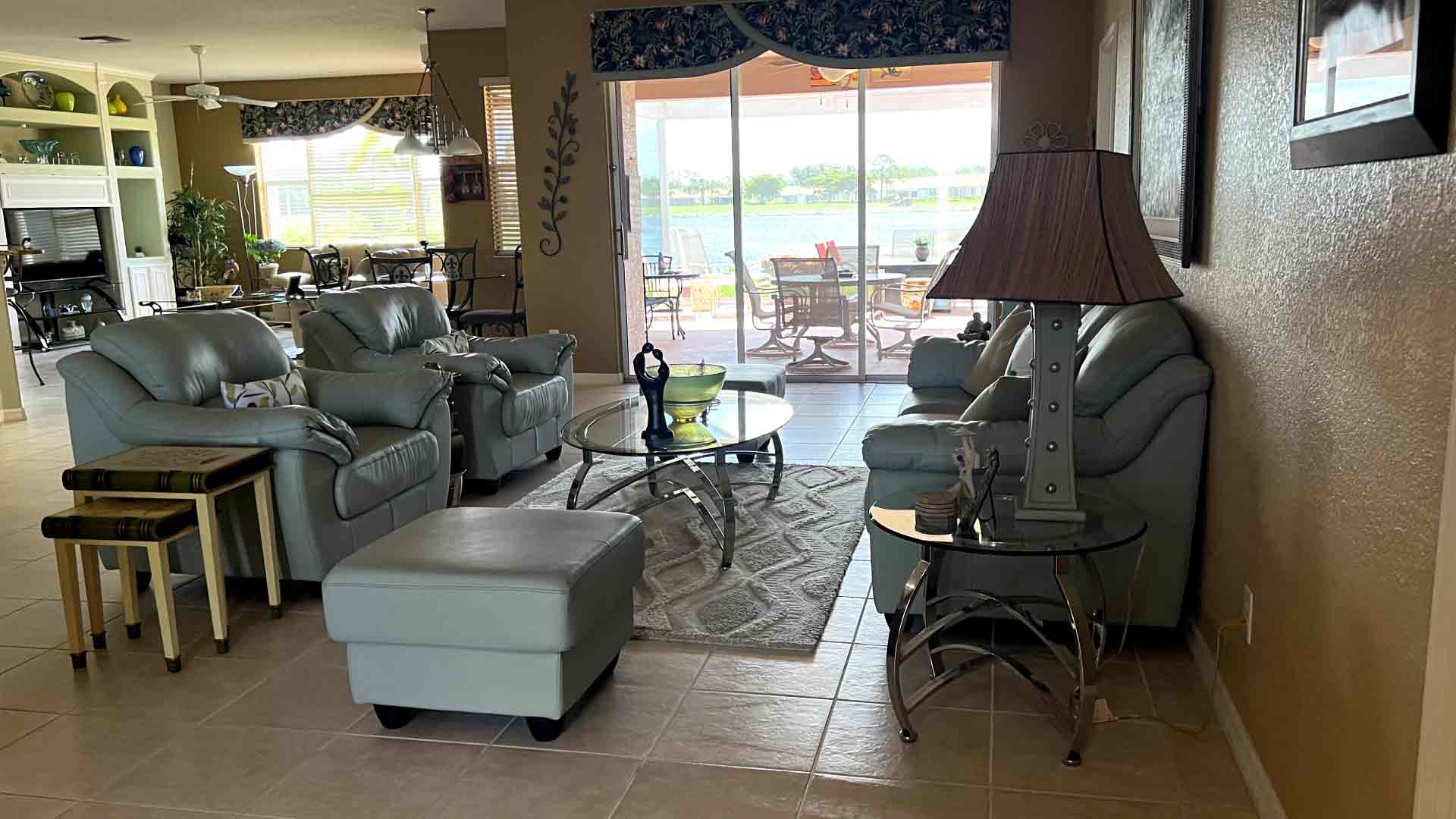 Living room - Regular cleaning in Cape Coral by Goldmillio - May 20