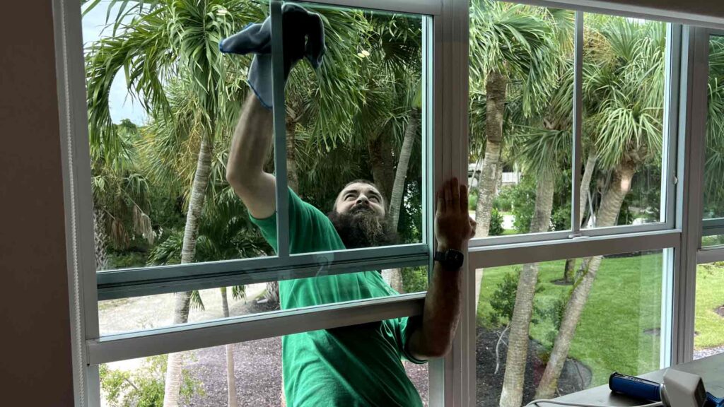 Window cleaning in Cape Coral by Goldmillio - Jun 10 