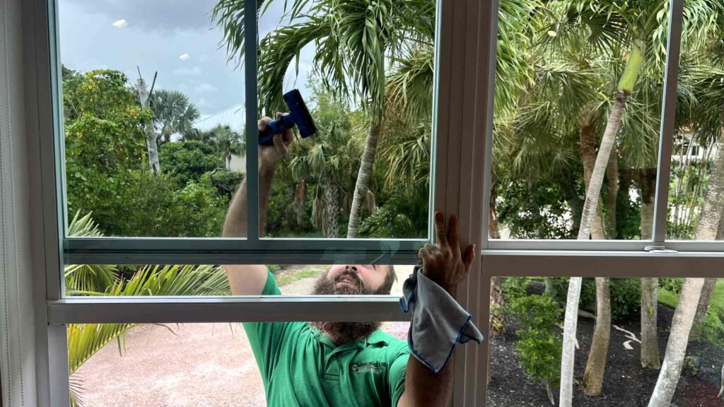 Window cleaning in Cape Coral by Goldmillio - Jun 10