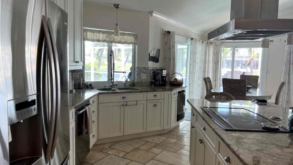 Kitchen - Regular cleaning in Cape Coral by Goldmillio - July 26