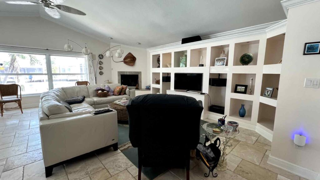 Living room - Regular cleaning in Cape Coral by Goldmillio - July 26