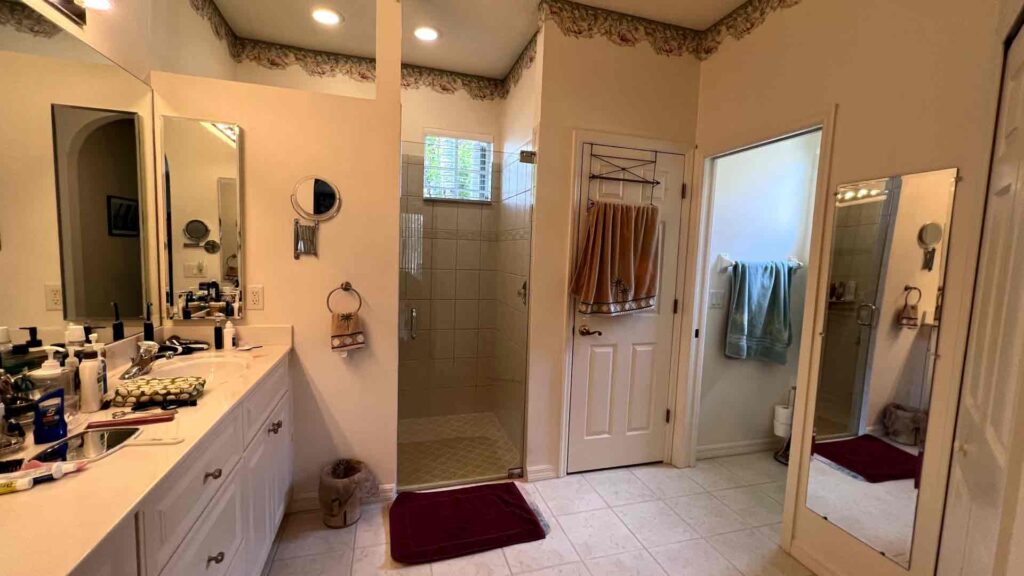 Bathroom - Deep cleaning in Cape Coral by Goldmillio - Aug 22