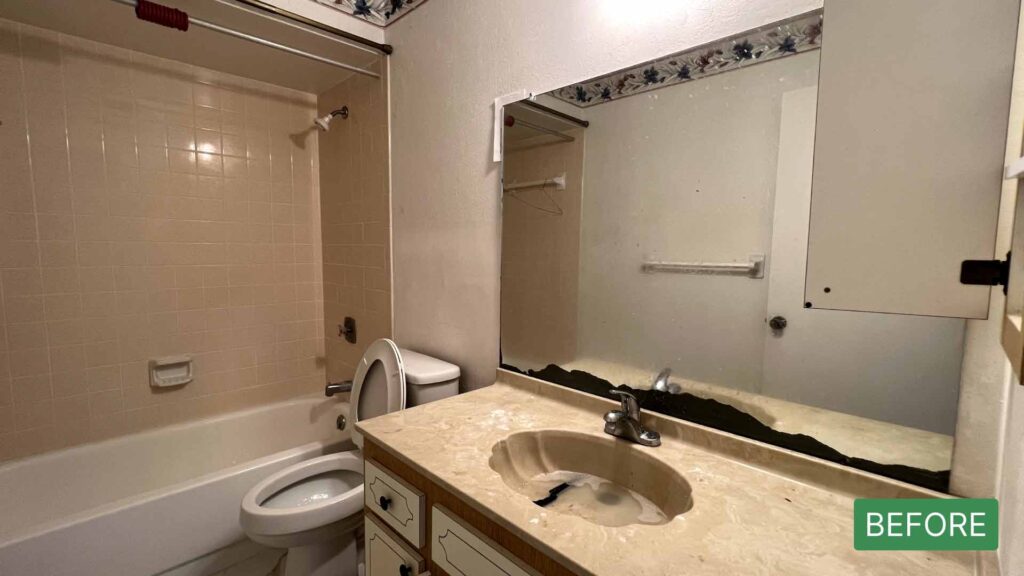 Bathroom - Move out cleaning in Cape Coral by Goldmillio - Aug 16