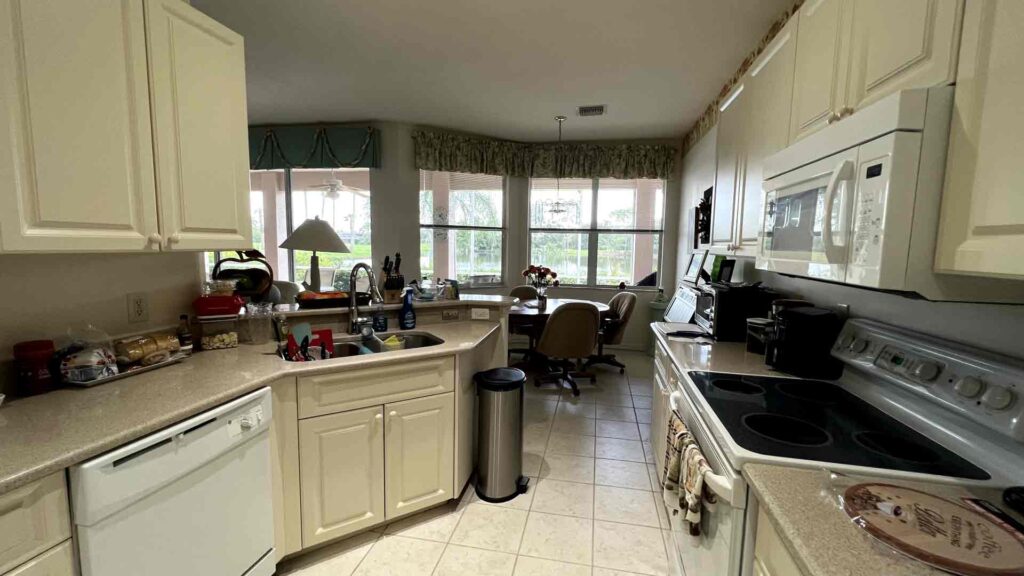 Kitchen - Regular cleaning in Cape Coral by Goldmillio - Aug 22