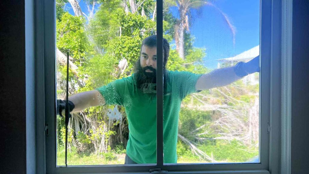 Windows Washing - Regular cleaning in Sanibel Island by Goldmillio